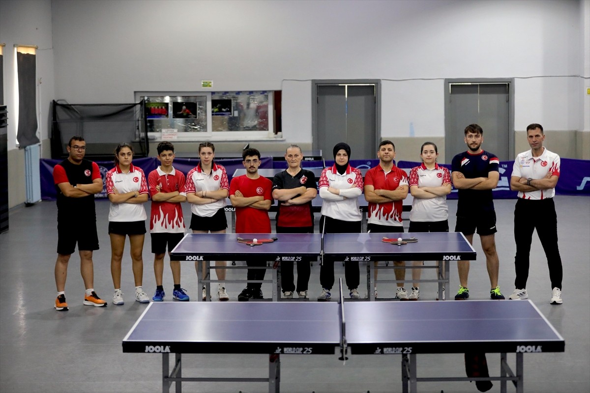 İşitme Engelli Masa Tenisi Milli Takımı, 15-26 Kasım tarihlerinde Japonya'nın başkenti Tokyo'da...