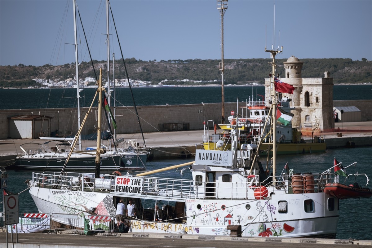 İsrail saldırısı ve ablukası altındaki Gazze'ye insani yardım ulaştırma amacındaki Özgürlük Filosu...