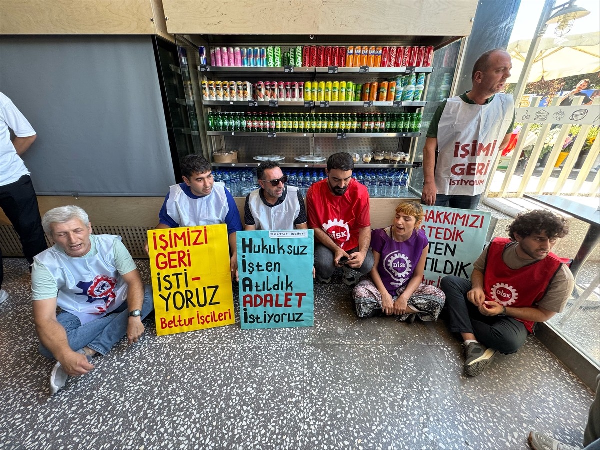 İstanbul Büyükşehir Belediyesi (İBB) iştiraki BELTUR AŞ'de işten çıkarılan 3 işçi oturma eylemi...