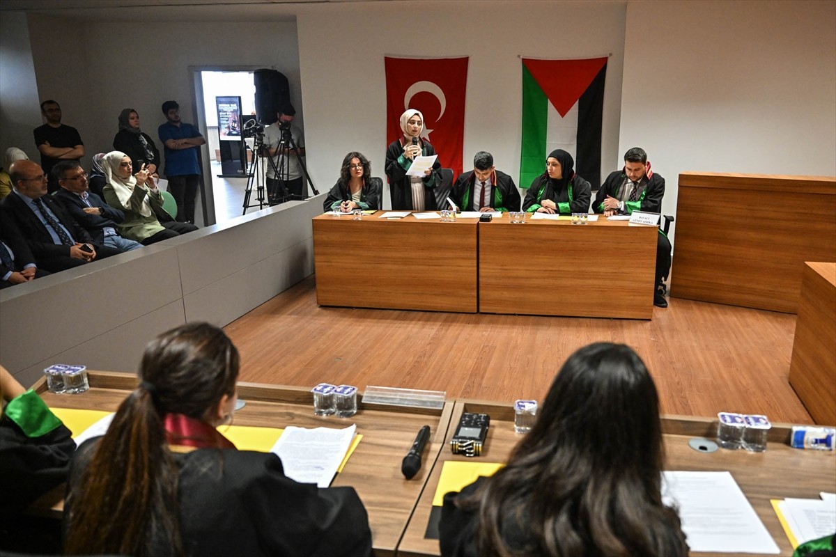 İstanbul Ticaret Üniversitesi Hukuk Fakültesi öğrencileri, Gazze'de işlediği soykırım suçu...