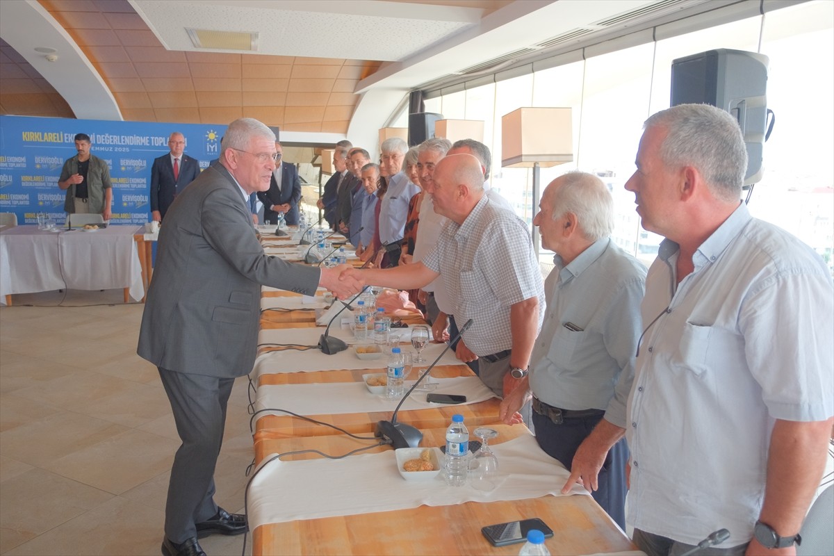 İYİ Parti Genel Başkanı Müsavat Dervişoğlu Kırklareli'nde ziyaretlerde bulundu. Dervişoğlu, kentte...