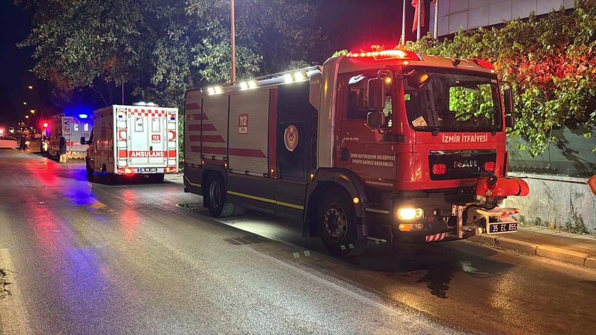 İzmir'in Gaziemir ilçesinde özel bakım merkezinde çıkan yangında dumandan etkilenen 12 engelli...