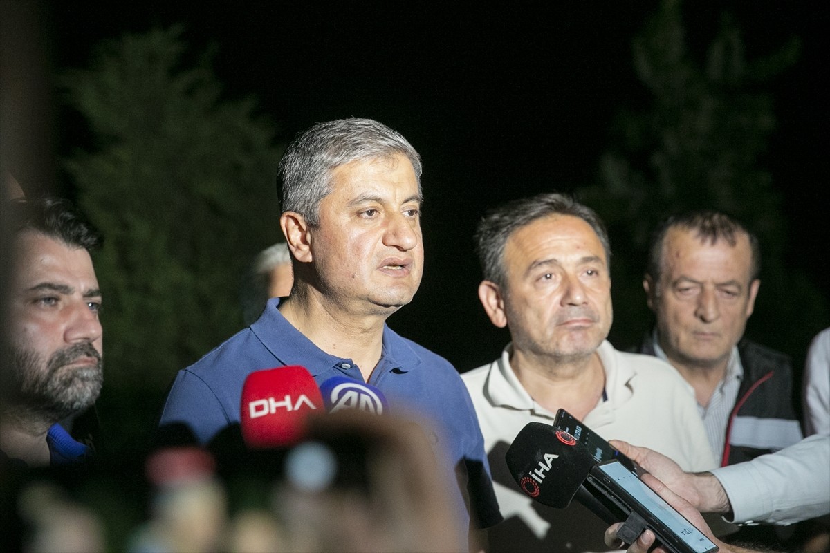 Karabük Valisi Mustafa Yavuz, Cemaller Orman Deposunda yaptığı basın açıklamasında ilde devam eden...