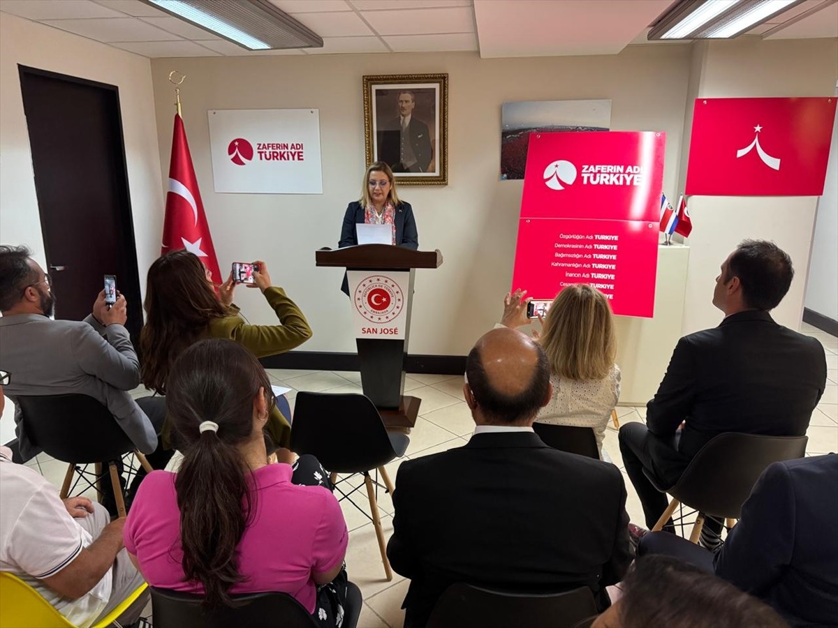 Kosta Rika'nın başkenti San Hose'de 15 Temmuz Demokrasi ve Milli Birlik Günü dolayısıyla anma...