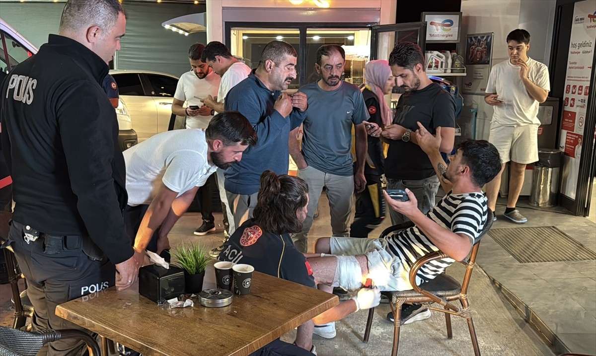 Kütahya'da tartışmanın silahlı kavgaya dönüşmesi sonucu bir kişi yaralandı. Durumun 112 Acil Çağrı...