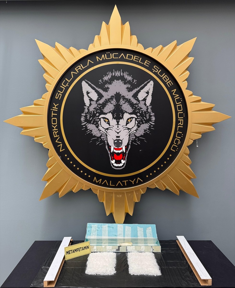 Malatya'da uyuşturucu operasyonlarında yakalanan 11 şüpheliden 10'u tutuklandı. Malatya Elazığ...