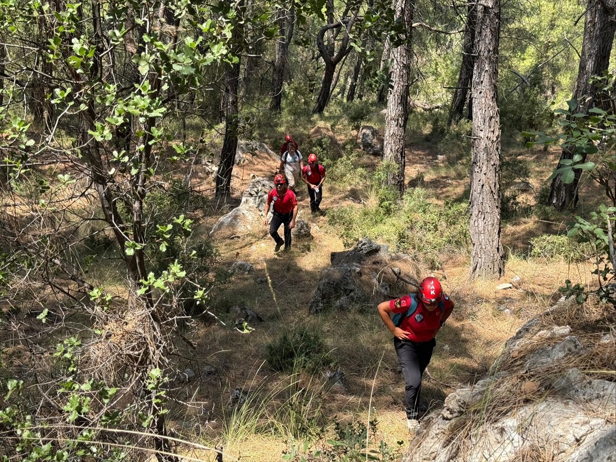 Muğla'nın Fethiye ilçesinde ormanlık alanda kaybolan Rus turist bulundu.