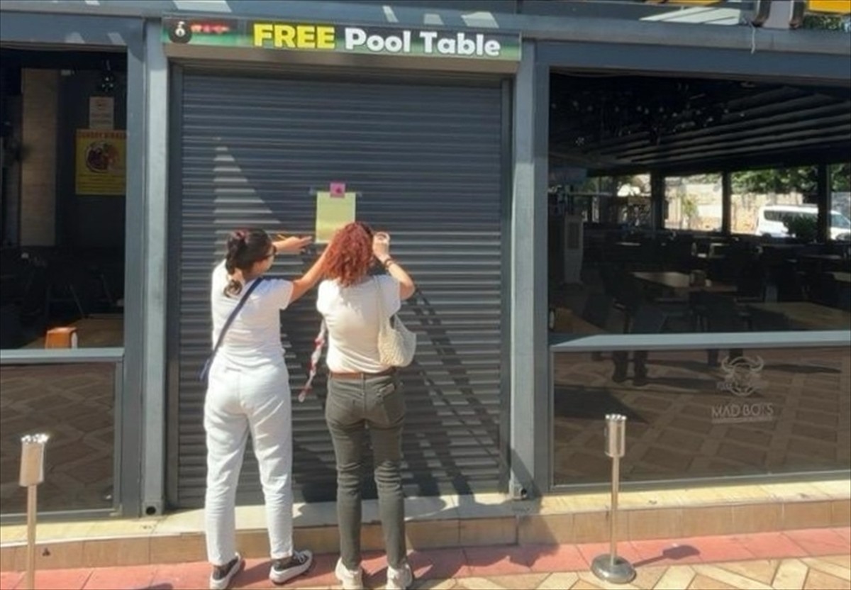 Muğla'nın Marmaris ilçesinde kadına şiddet uyguladıkları iddiasıyla 5 şüphelinin gözaltına...