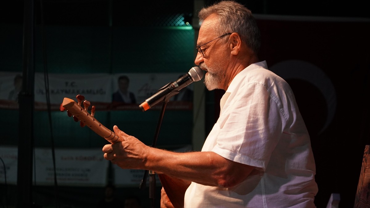 Muğla'nın Ula ilçesinde 2. Akçapınar Leylek Panayırı gerçekleştirildi. Yörük Obaları Derneğinin...