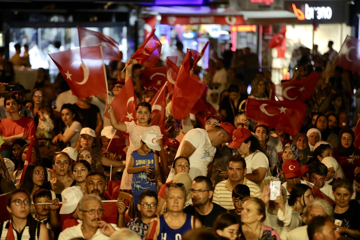 Muğla’nın Marmaris ilçesinde, 15 Temmuz Demokrasi ve Milli Birlik Günü dolayısıyla anma programı...