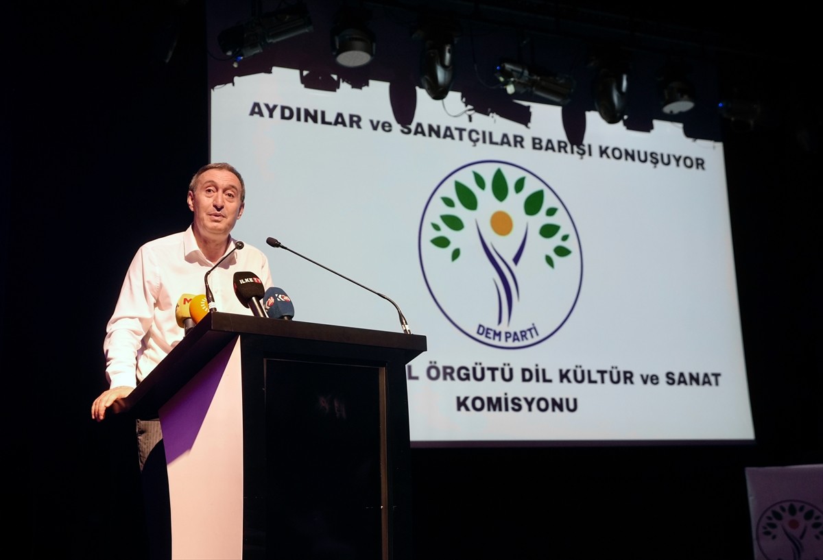 Parti Eş Genel Başkanı Tuncer Bakırhan partisince Fatih'teki Ali Emiri Efendi Kültür Merkezi'nde...