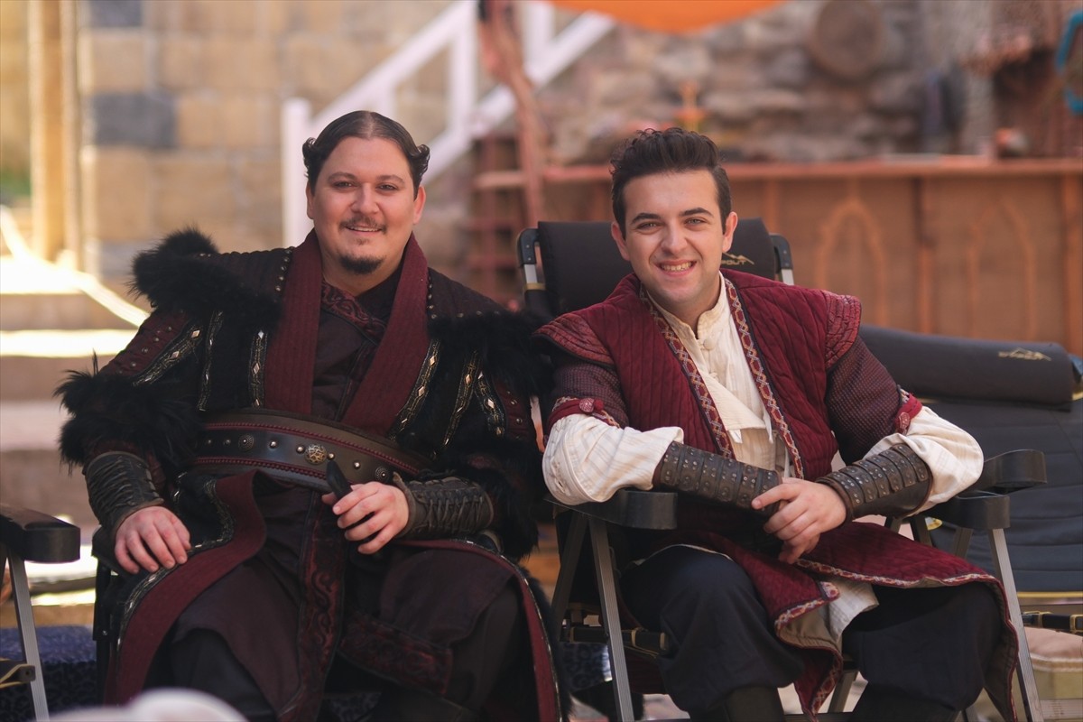 "Kardeş Takımı 3: Zamanda Yolculuk" filminin çekimleri başladı.TAFF Pictures ve CJ ENM Türkiye...