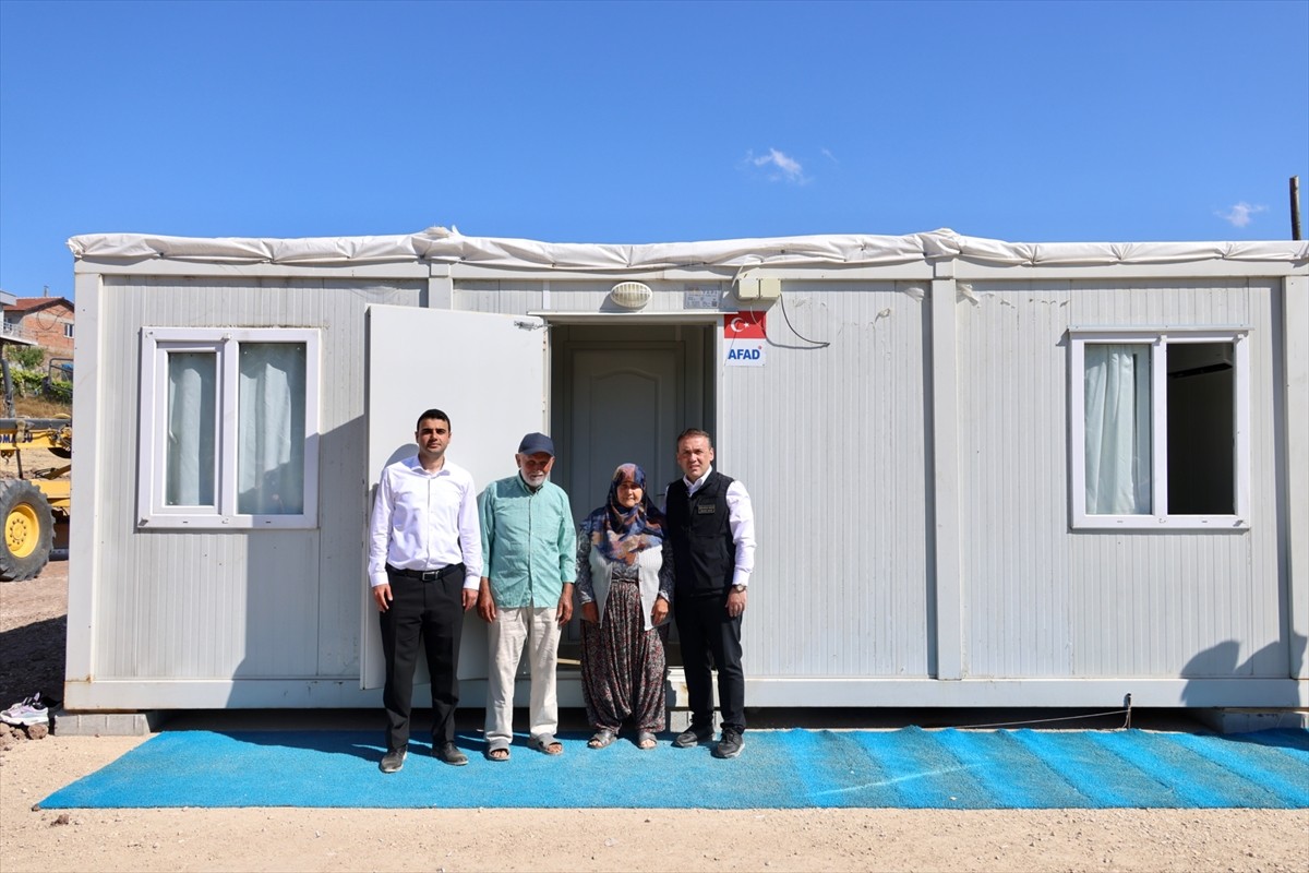 Sakarya'da çıkan, ardından Bilecik'in Gölpazarı ve Osmaneli ilçeleri sınırlarına sıçrayan orman...