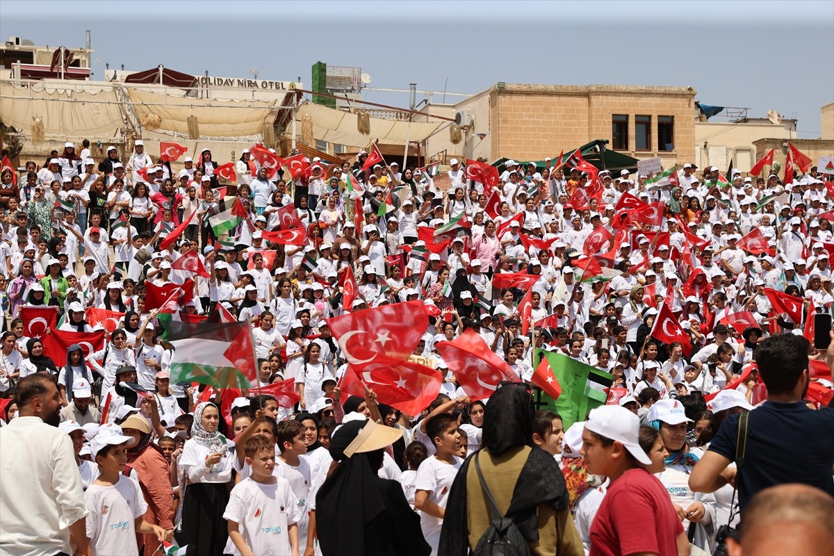 Şanlıurfa'da çocuklar Gazze'deki yaşıtlarına destek vermek amacıyla bir araya geldi. Türkiye...