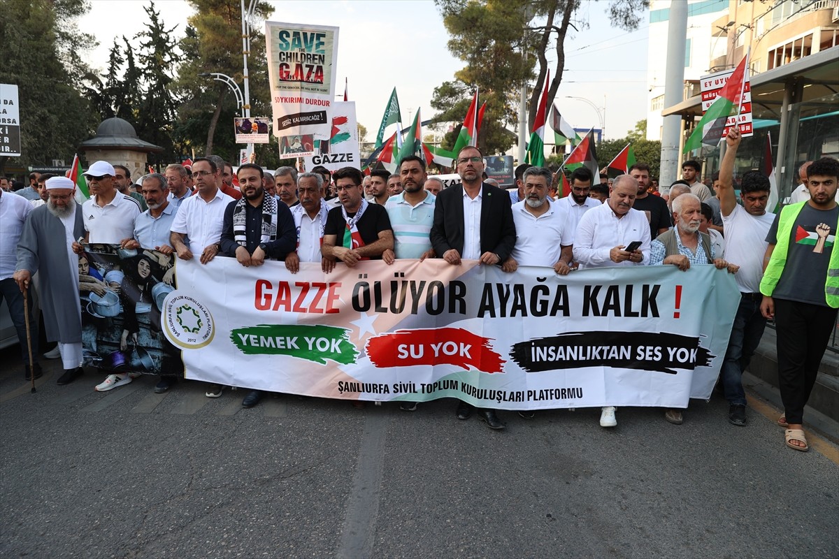 Şanlıurfa'da İsrail'in Gazze'ye yönelik saldırılarını protesto etmek, bölgede yaşanan açlık ve...
