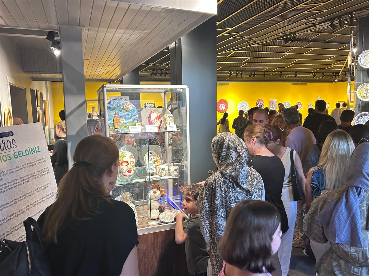 Seramik sanatçısı Ayşegül Konakçı ve öğrencilerinin eserlerinden oluşan "10 Miras" sergisi, Galeri...