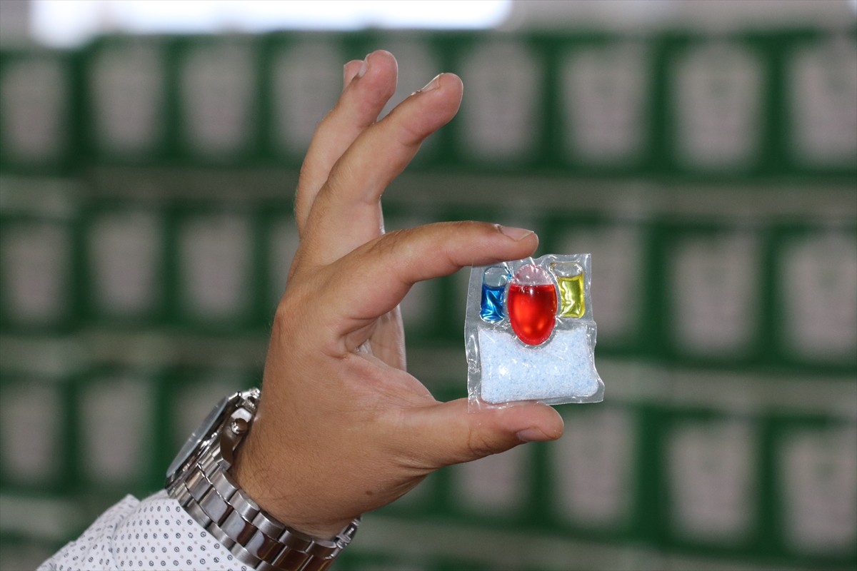 Sivas'ta üretilen yerli bulaşık makinesi kapsülü ve parlatıcılar, 32 ülkeye ihraç ediliyor.