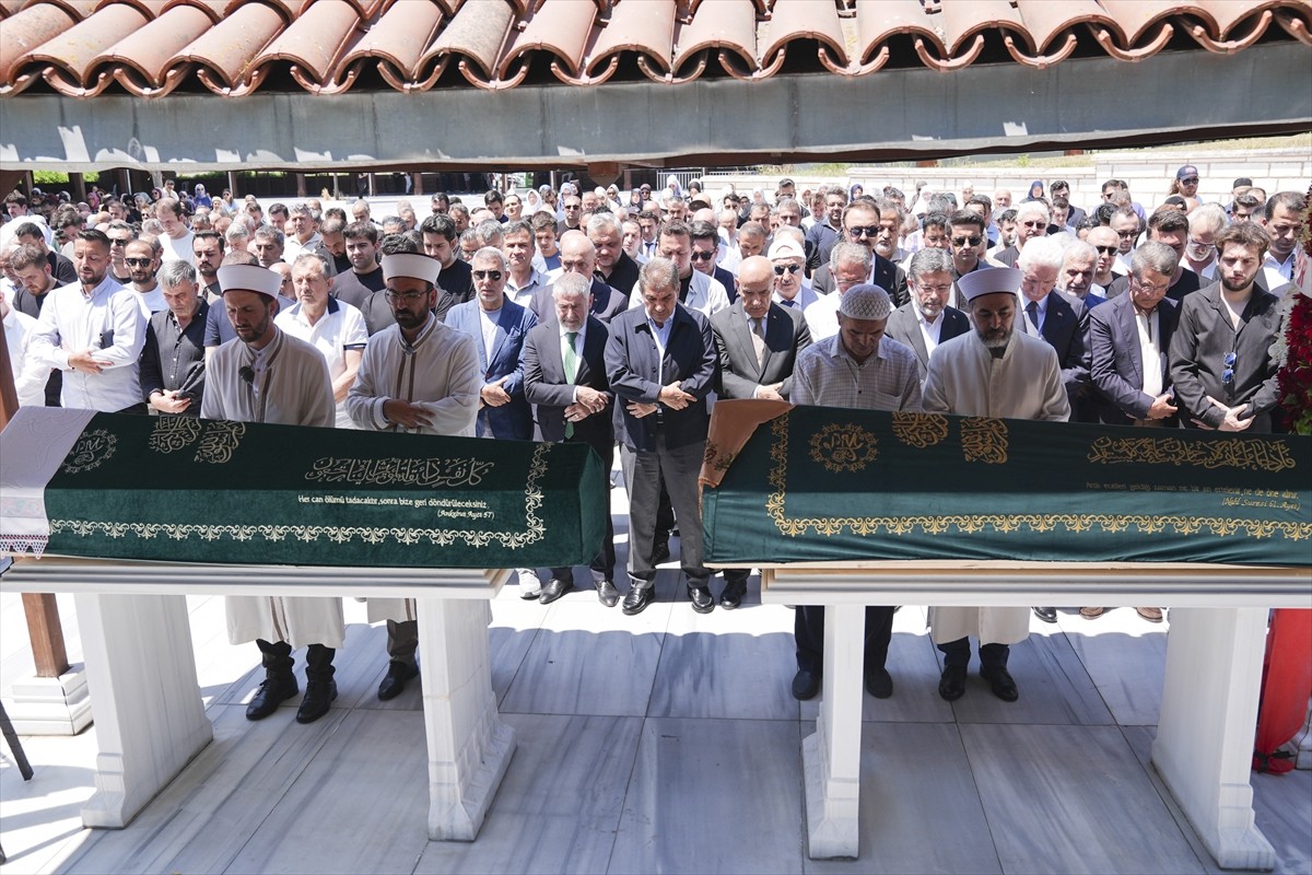 Tarım ve Orman Bakanı İbrahim Yumaklı'nın vefat eden kayınvalidesi Zarife Çayır için Zeytinburnu...