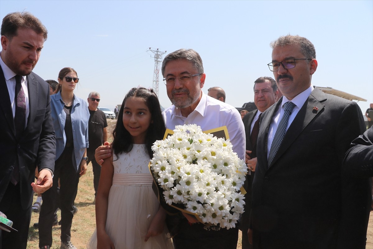 Tarım ve Orman Bakanı İbrahim Yumaklı, Iğdır'ın Aralık ilçesindeki Kazım Karabekir TİGEM...