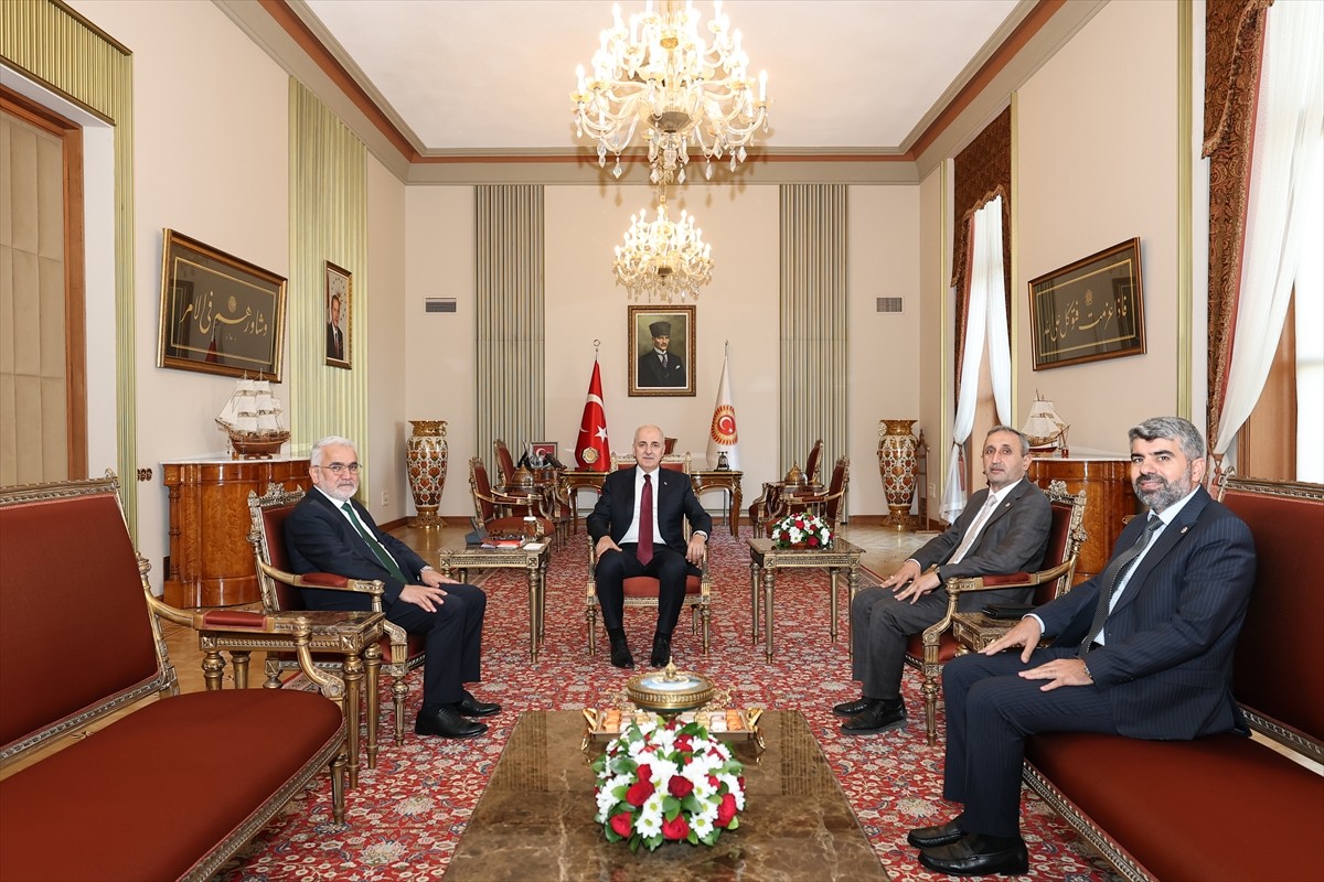 TBMM Başkanı Numan Kurtulmuş, HÜDA PAR Genel Başkanı Zekeriya Yapıcıoğlu ve beraberindeki heyeti...