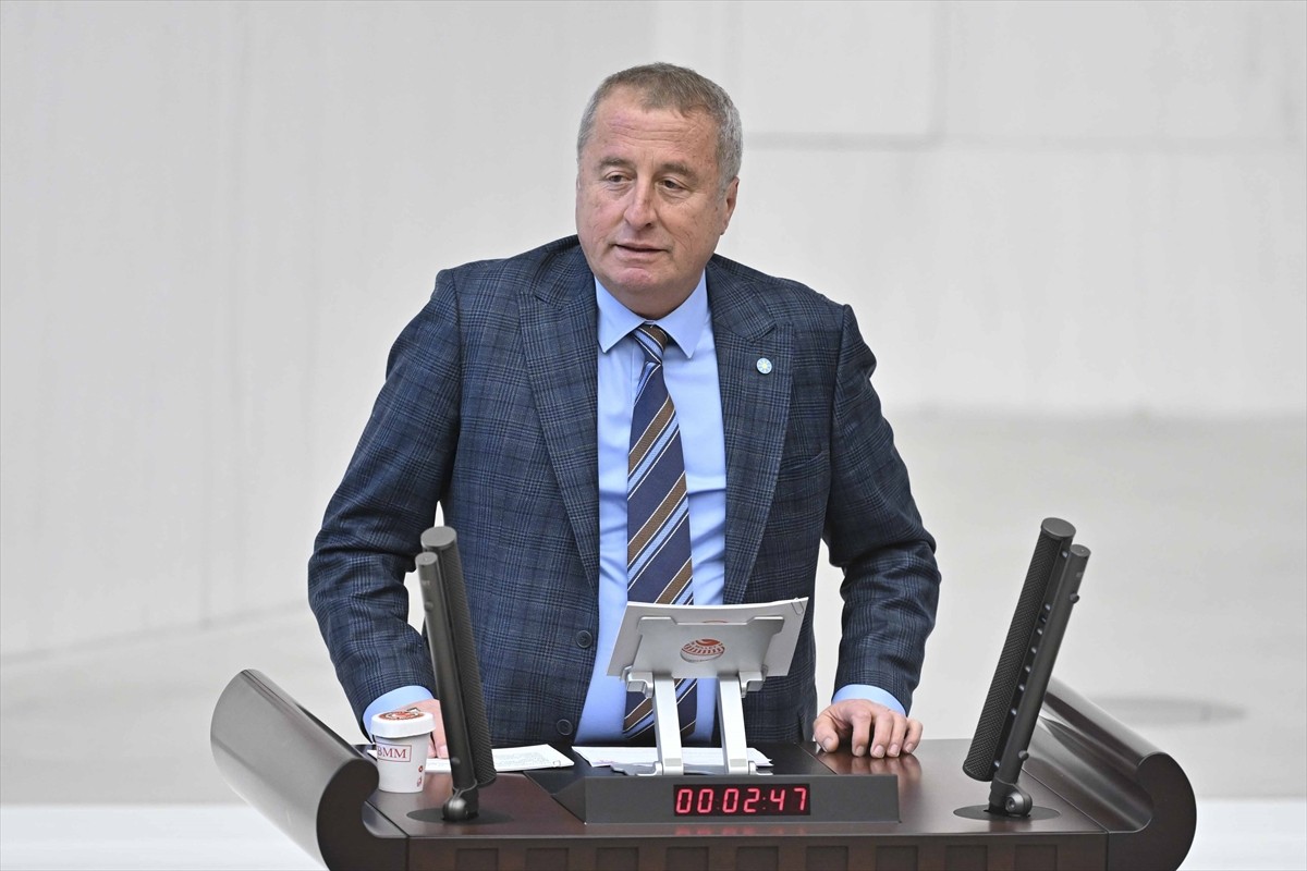 TBMM Genel Kurulu, Başkanvekili Bekir Bozdağ başkanlığında toplandı. İYİ Parti Afyonkarahisar...