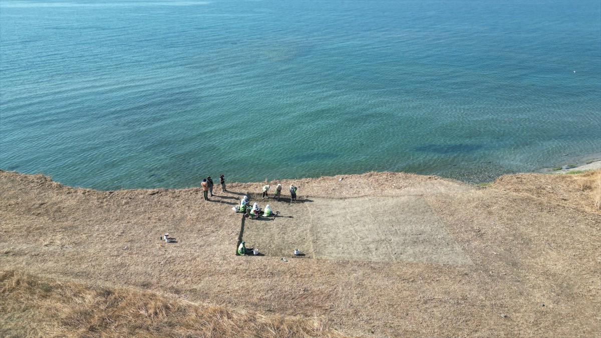 Tekirdağ'da Heraion-Teikhos (Hera'nın Şehri) Antik Kenti'nde bu yıl deniz kıyısındaki alanda...