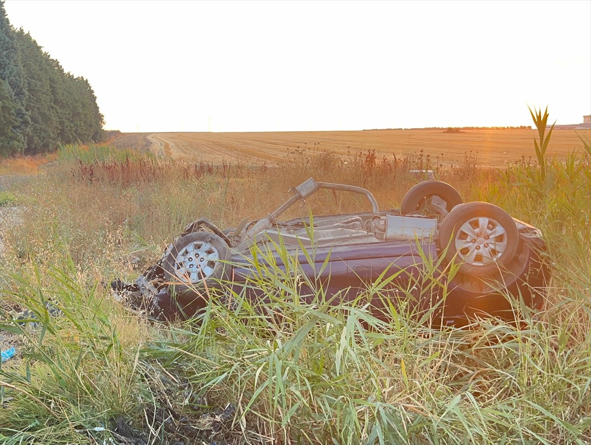  Tekirdağ'ın Ergene ilçesinde meydana gelen trafik kazasında 2 kişi yaşamını yitirdi.
