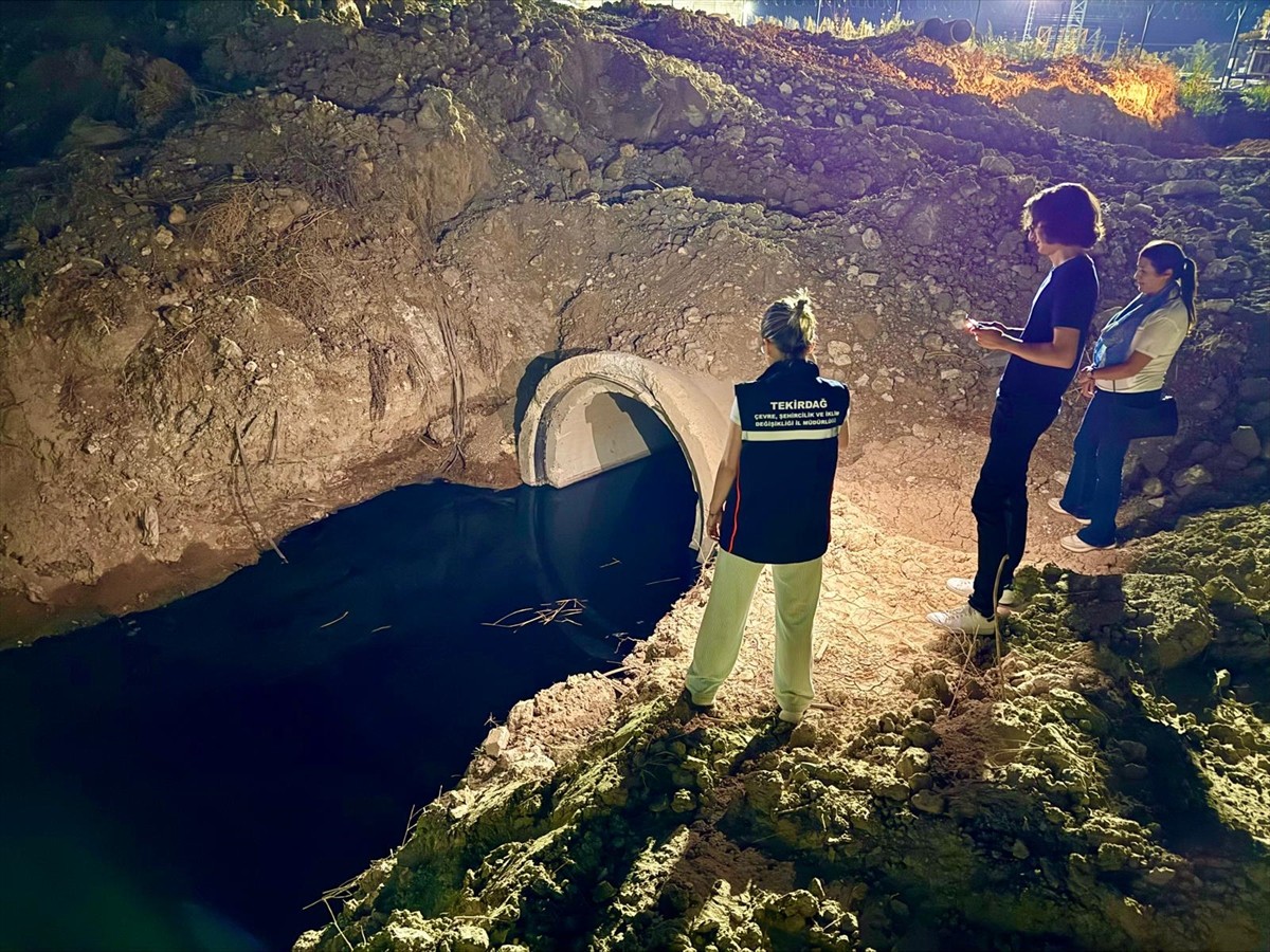 Tekirdağ'ın Ergene ilçesinde yayılan kötü kokular üzerine inceleme başlatıldı. Vatandaşların...