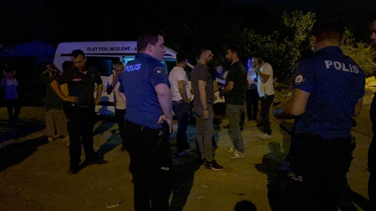 Tekirdağ'n Çorlu ilçesinde bir kişi sokakta uğradığı silahlı saldırı sonucu yaşamını...