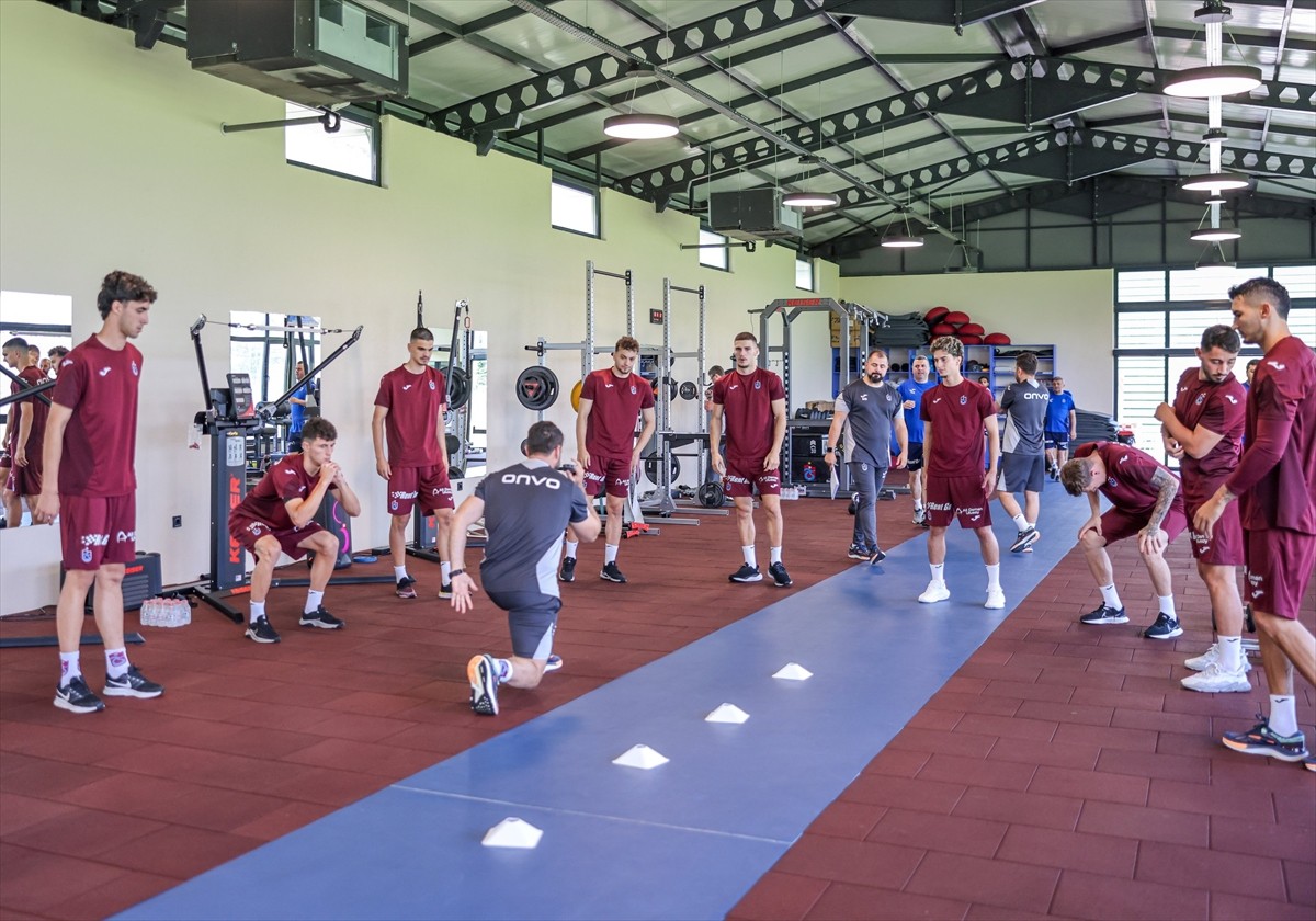 Trabzonspor Futbol Takımı, 2025-2026 sezonu hazırlıklarını, sürdürüyor. Bordo-mavili futbolcular...