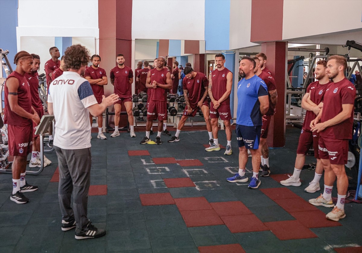 Trabzonspor, yeni sezon hazırlıklarına teknik direktör Fatih Tekke yönetiminde yaptığı antrenmanla...