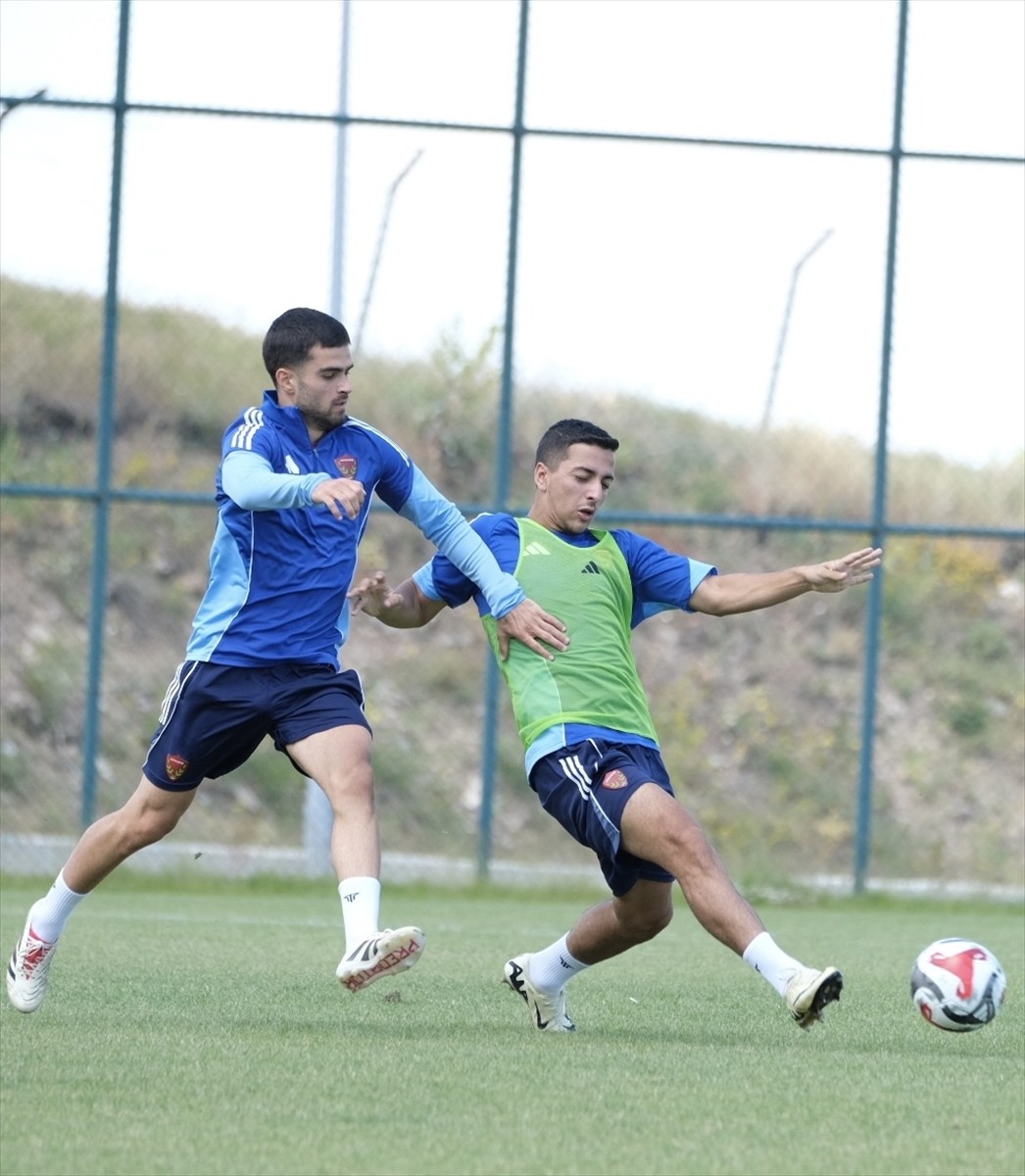 Trendyol 1. Lig'in yeni ekiplerinden Hatayspor, 2025-2026 sezonu hazırlıklarının ilk etap kampını...