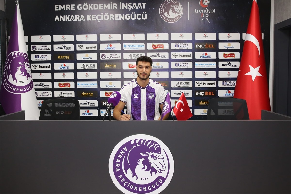 Trendyol 1. Lig ekiplerinden Emre Gökdemir İnşaat Ankara Keçiörengücü, savunma oyuncusu Abdullah...