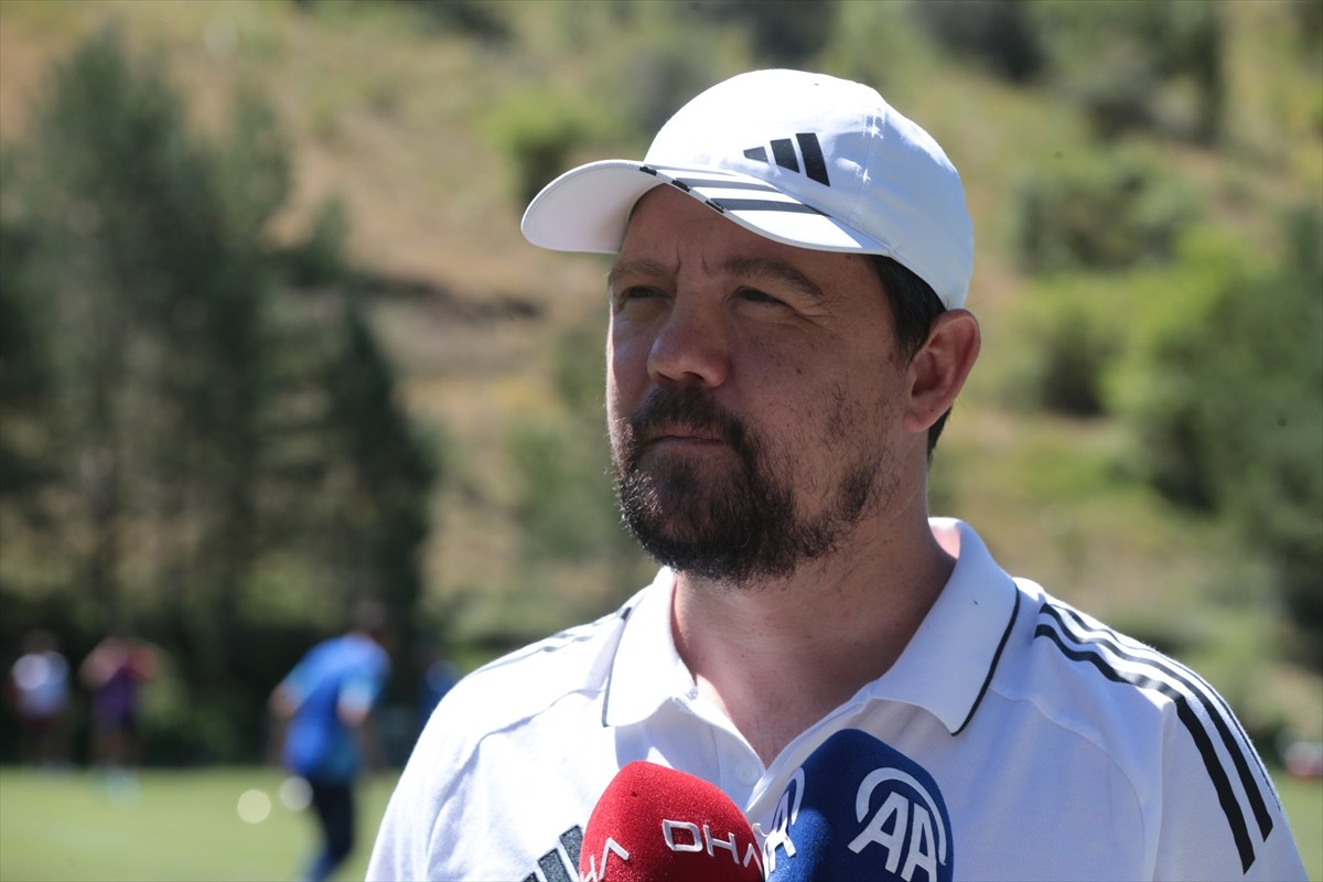 Trendyol 1. Lig ekiplerinden Pendikspor, yeni sezon hazırlıklarını Bolu'da sürdürüyor.