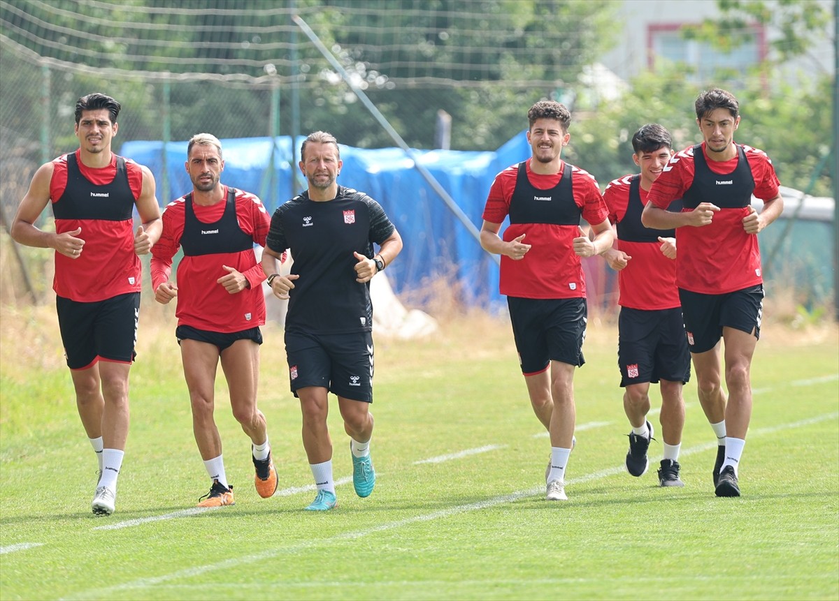 Trendyol 1. Lig ekiplerinden Sivasspor'un Bolu kampı devam ediyor.