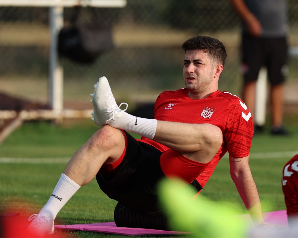 Trendyol 1. Lig ekiplerinden Sivasspor, ligin ilk yarısında deplasmanda Erzurumspor FK ile...