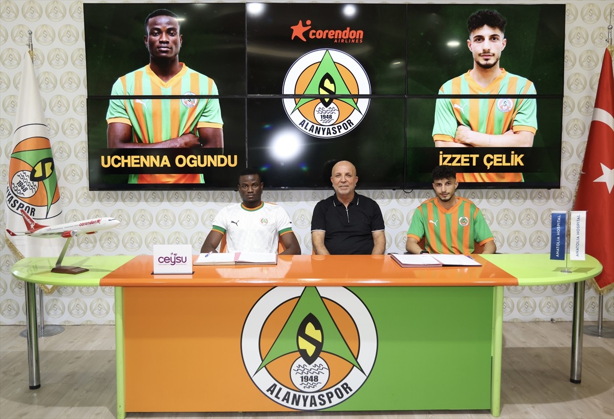 Trendyol Süper Lig ekibi Corendon Alanyaspor, 2 oyuncuyu kadrosuna kattı. Cengiz Aydoğan Spor...
