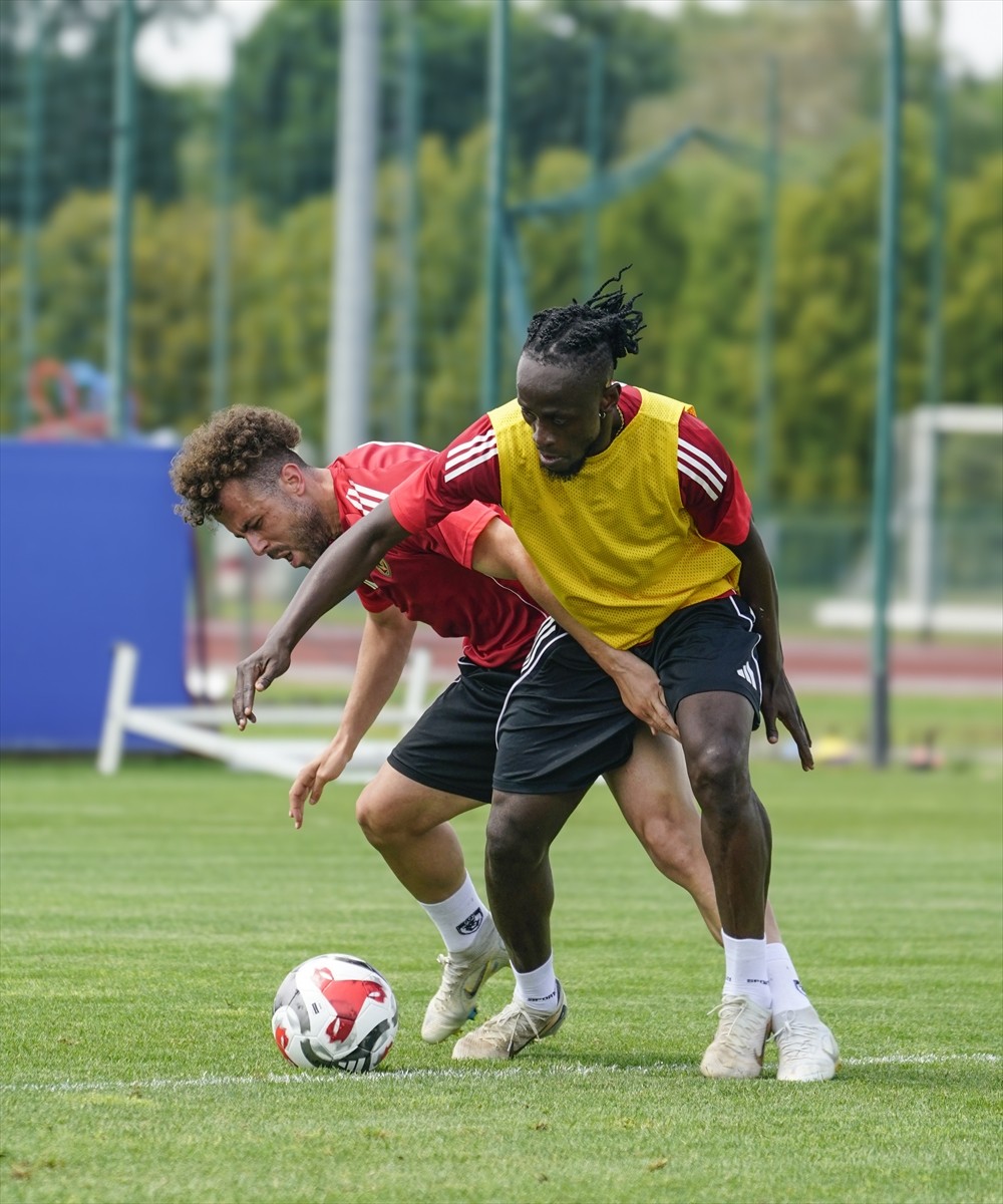 Trendyol Süper Lig ekiplerinden Gaziantep FK, yeni sezon hazırlıklarını Sırbistan'ın başkenti...