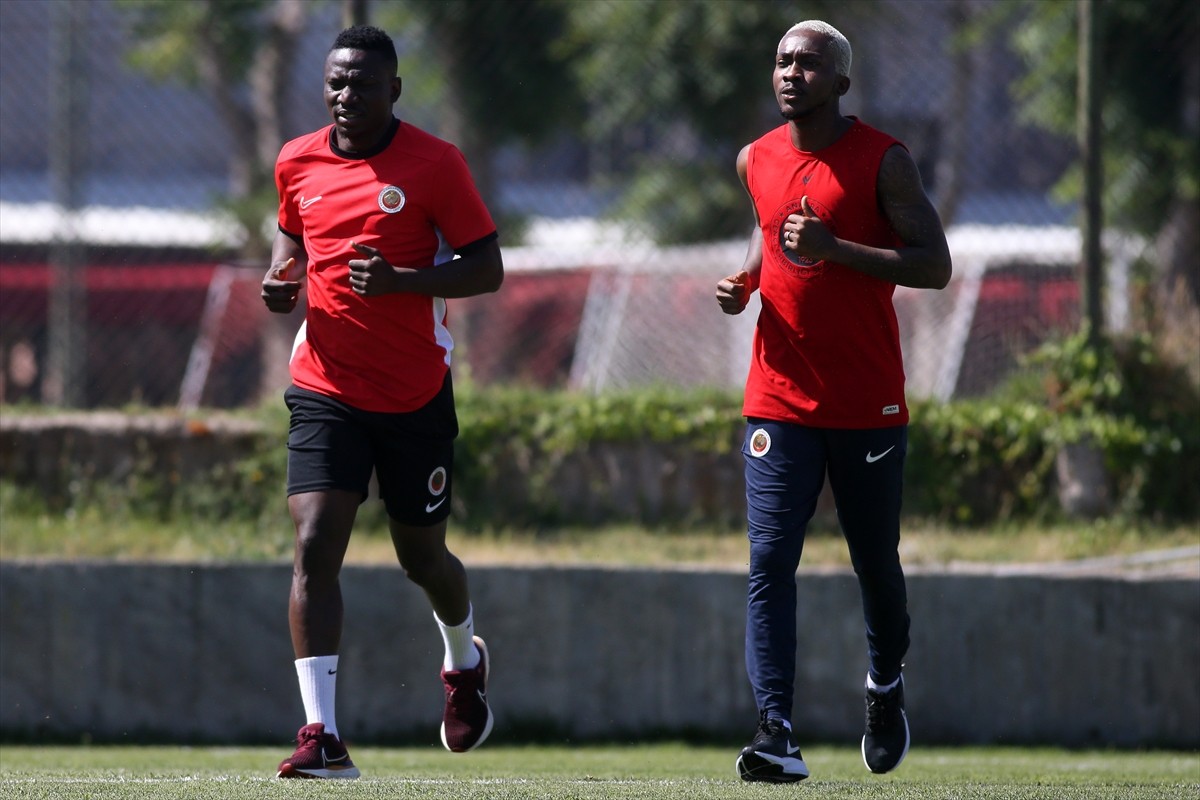 Trendyol Süper Lig ekiplerinden Gençlerbirliği'nin yeni transferi Henry Onyekuru, başkent ekibinde...