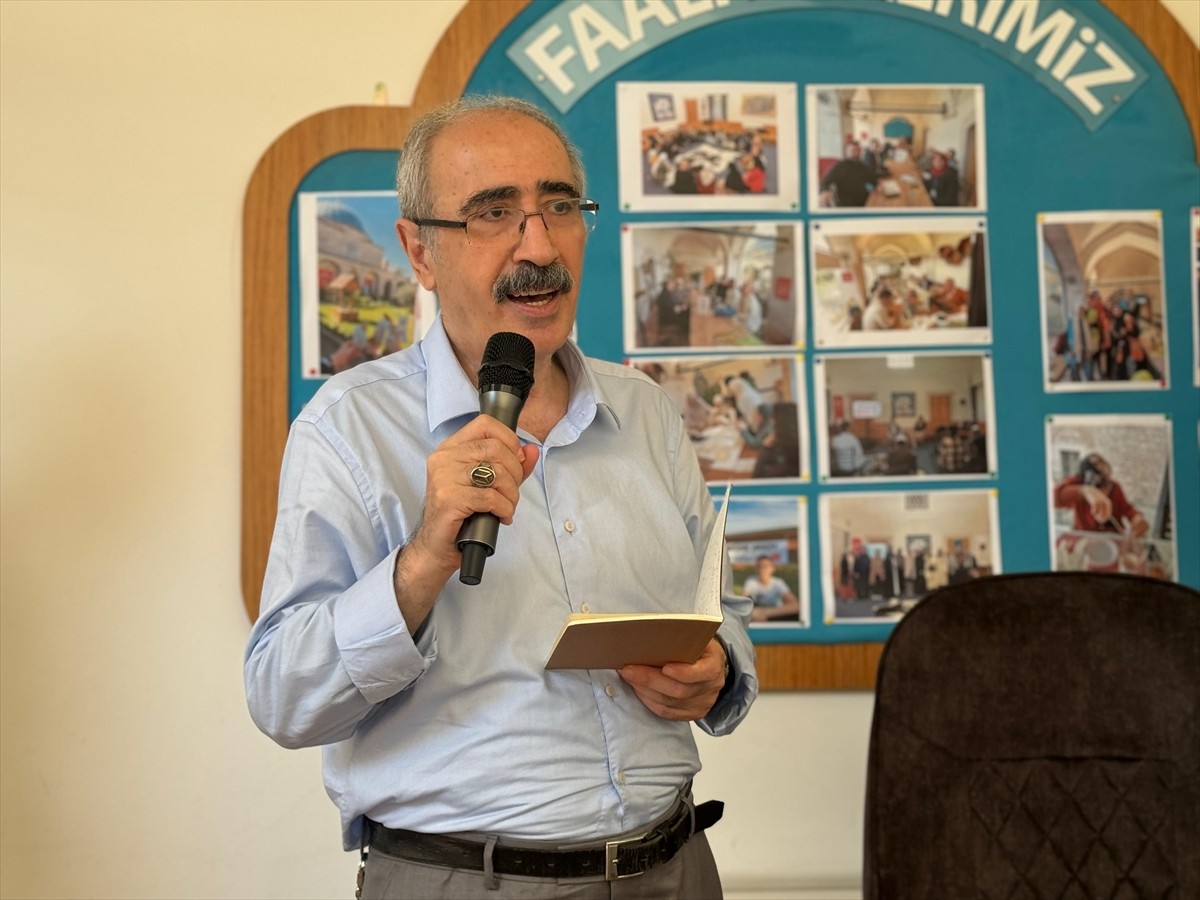 Türk-İslam mimarlık tarihinin en önemli isimlerinin başından gelen Mimar Sinan, "Fatih'in Ebedi...