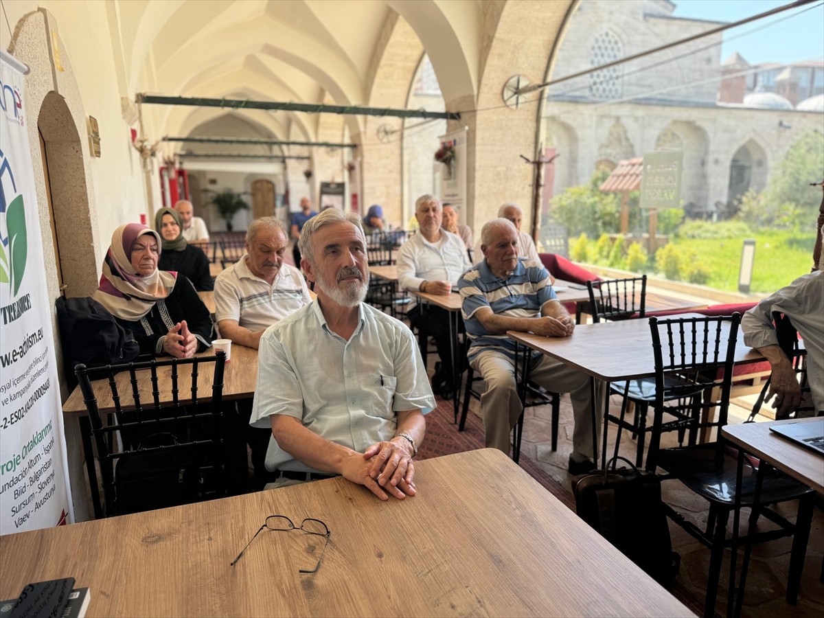 Türk-İslam mimarlık tarihinin en önemli isimlerinin başından gelen Mimar Sinan, "Fatih'in Ebedi...