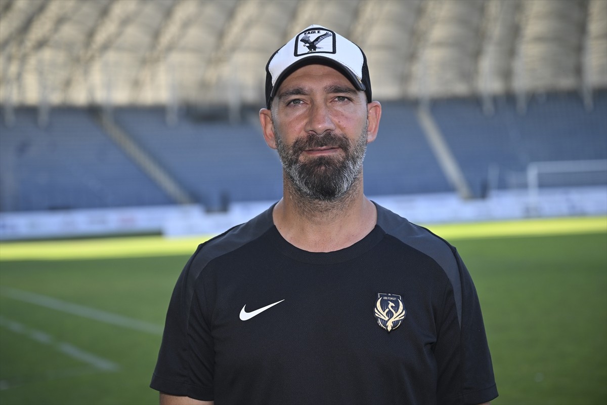 Turkcell Kadın Futbol Süper Ligi'nde geride kalan sezonu şampiyon tamamlayan Ankara Büyükşehir...