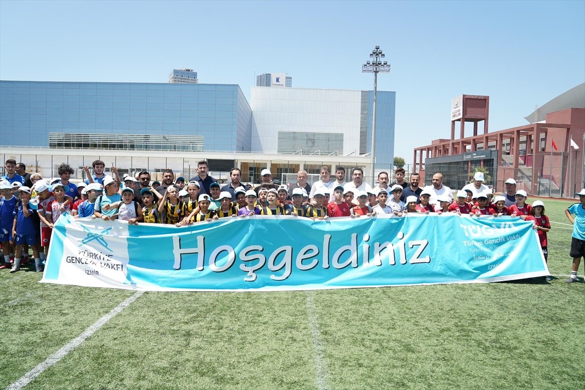 Türkiye Gençlik Vakfı (TÜGVA) İzmir İl Temsilciliği tarafından 15 Temmuz Demokrasi ve Milli Birlik...