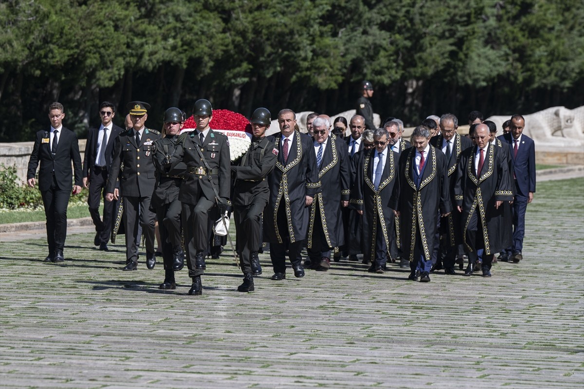 Uyuşmazlık Mahkemesi Başkanı Rıdvan Güleç ve beraberindeki heyet, Uyuşmazlık Mahkemesinin 80....