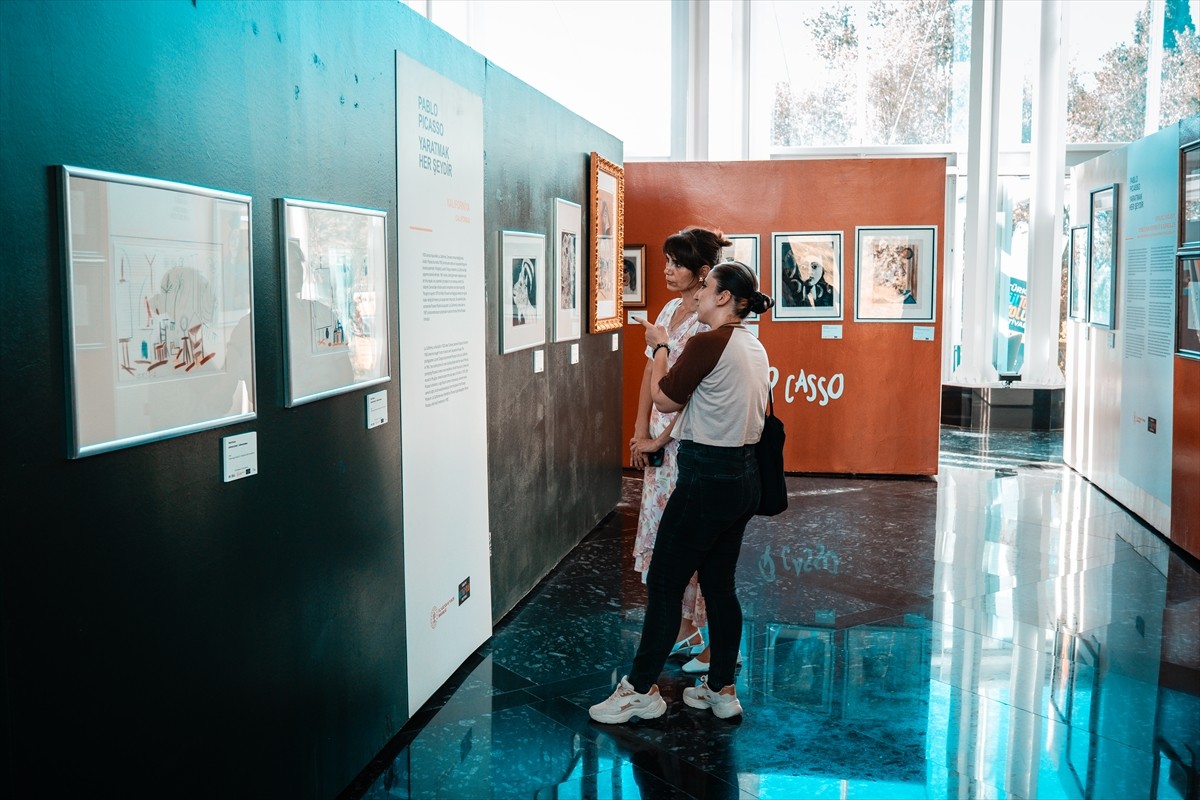 Van'da, "Türkiye Kültür Yolu Festivali" kapsamında açılan "Pablo Picasso: Yaratılış Her Şeydir"...