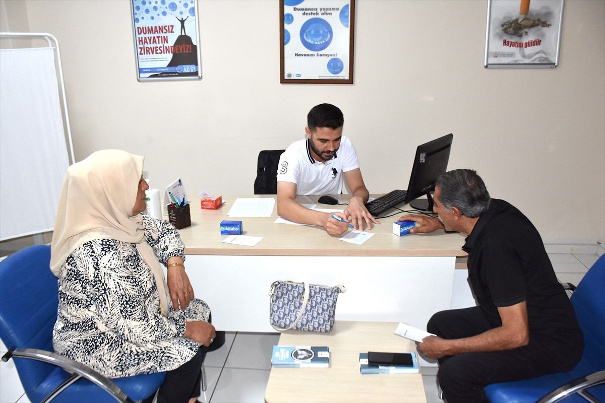 Van İl Sağlık Müdürlüğü bünyesindeki sigara bırakma polikliniğinde 3 ayda 258 kişinin sigarayı...