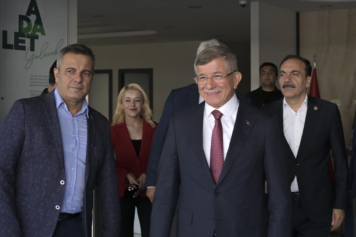 Yeniden Refah Partisi Genel Başkanı Fatih Erbakan, Gelecek Partisi Genel Başkanı Ahmet...