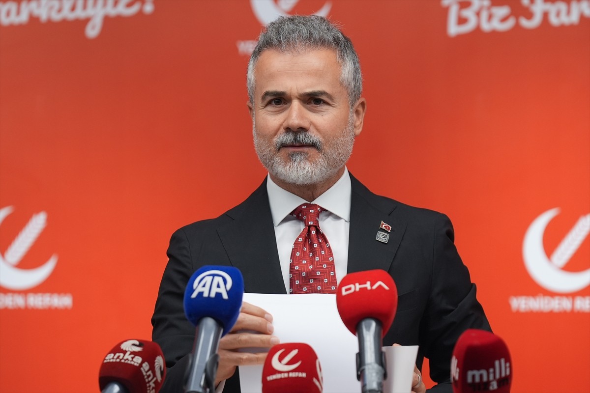 Yeniden Refah Partisi (YRP) Genel Başkan Yardımcısı Suat Kılıç, parti genel merkezindeki Merkez...