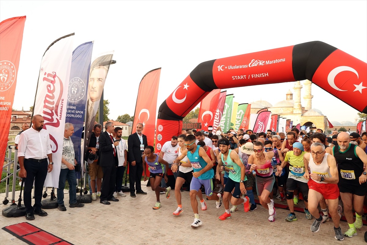 10. Uluslararası Edirne Maratonu, 30 Ağustos Zafer Bayramı dolayısıyla "Zafer" temasıyla koşuldu. ...