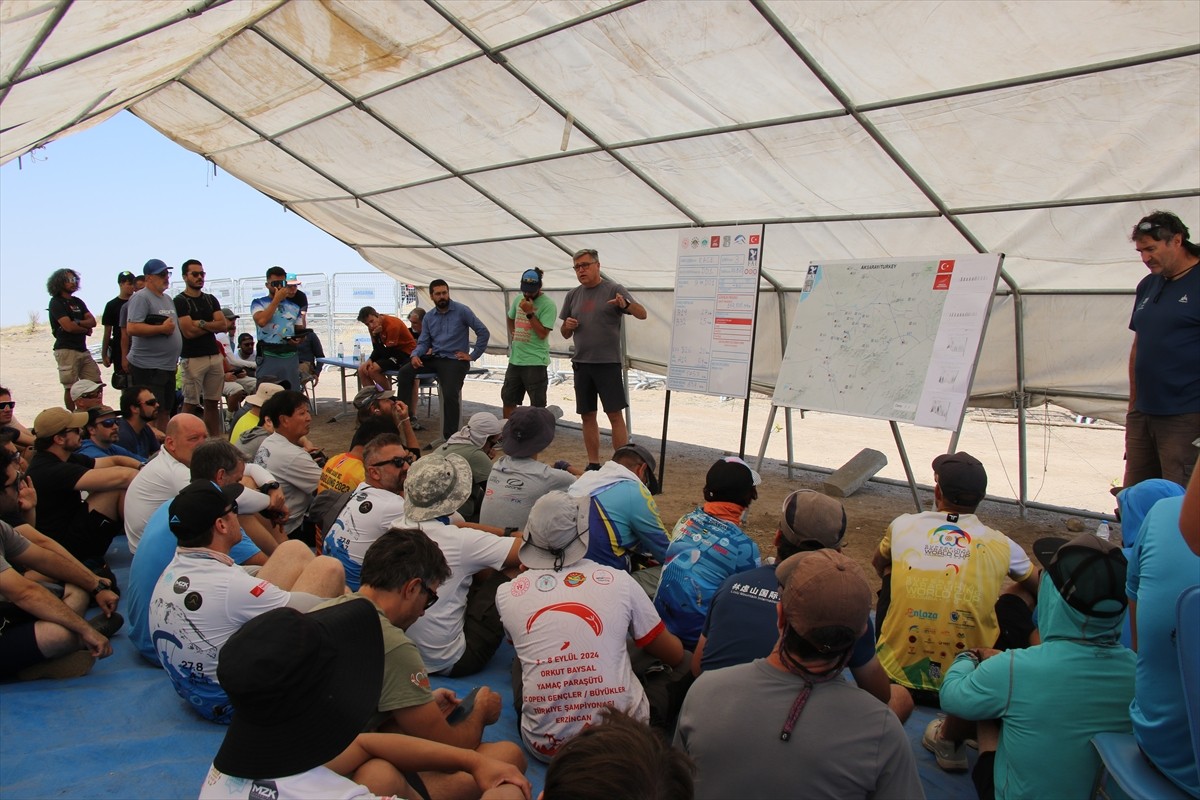 2025 Yamaç Paraşütü Dünya Kupası'nın Türkiye ayağı, üçüncü gün müsabakalarıyla Aksaray'da...